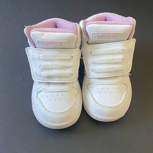Adidas toddler size 6 high top.